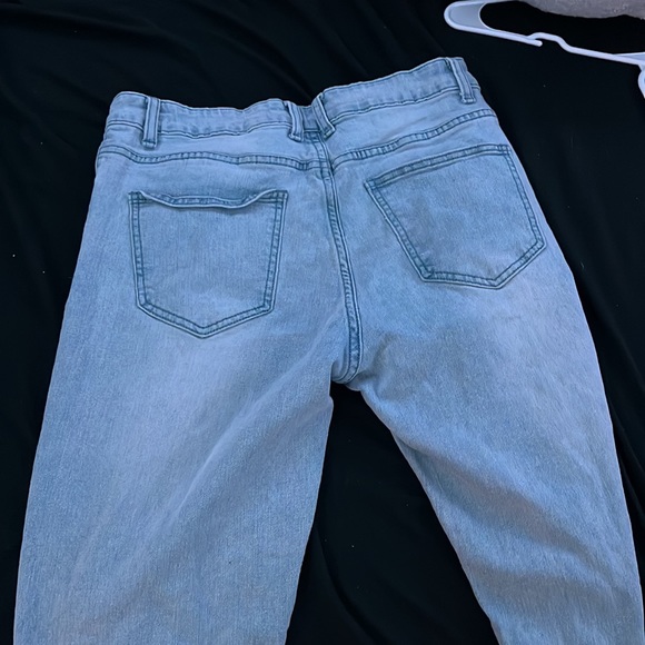 Baby blue ripped tilly’s jean - Picture 2 of 3